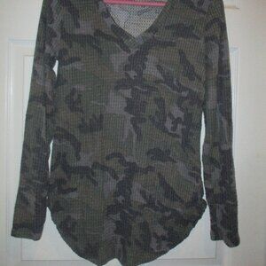 Twenty Ten Waffle Knit Camo Long Sleeve Top Small NEW